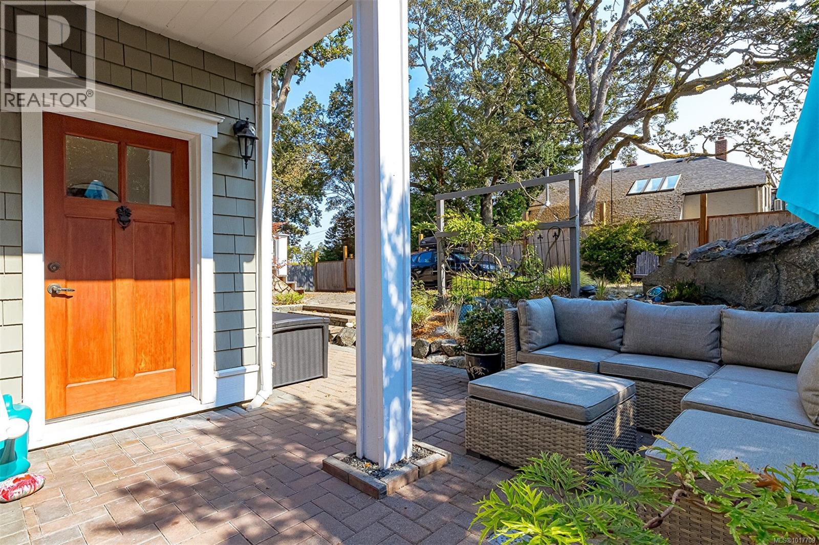 1 1002 Carberry Gdns, Victoria, British Columbia V8S 3R7 - Photo 37 - 1017709