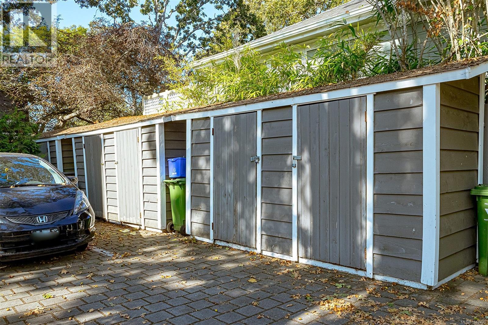 1 1002 Carberry Gdns, Victoria, British Columbia V8S 3R7 - Photo 42 - 1017709