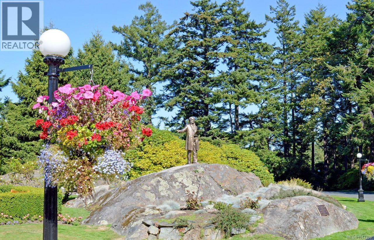 1 1002 Carberry Gdns, Victoria, British Columbia V8S 3R7 - Photo 46 - 1017709