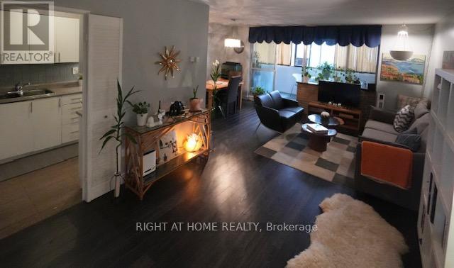 411 - 5 Massey Square, Toronto, Ontario  M4C 5L6 - Photo 2 - E12467148