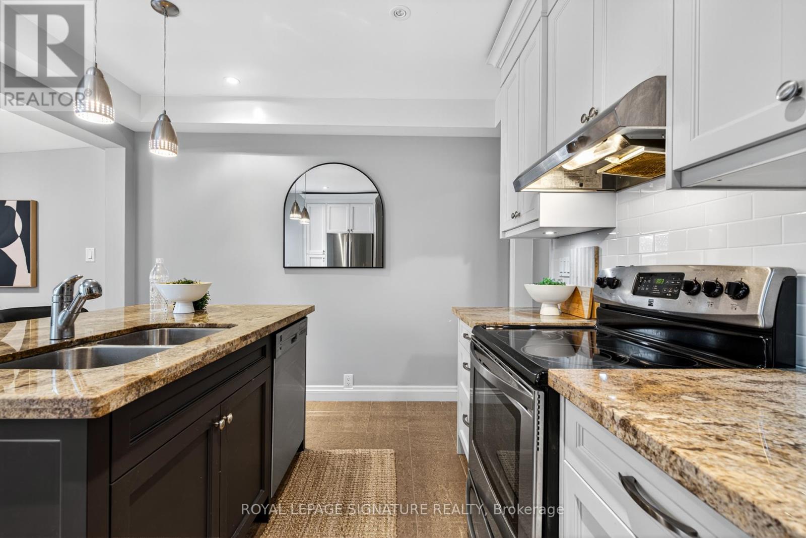 185 Donlands Avenue, Toronto, Ontario  M4J 3P9 - Photo 17 - E12467168