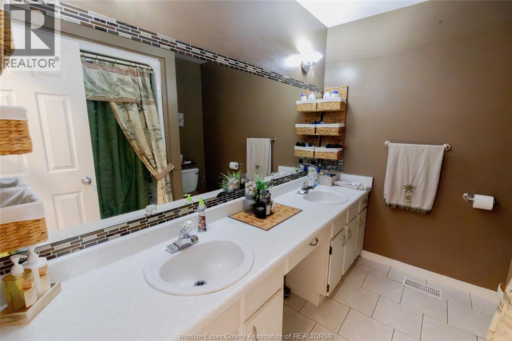 3036 Forest Glade Drive, Windsor, Ontario  N8R 1L5 - Photo 10 - 25008877