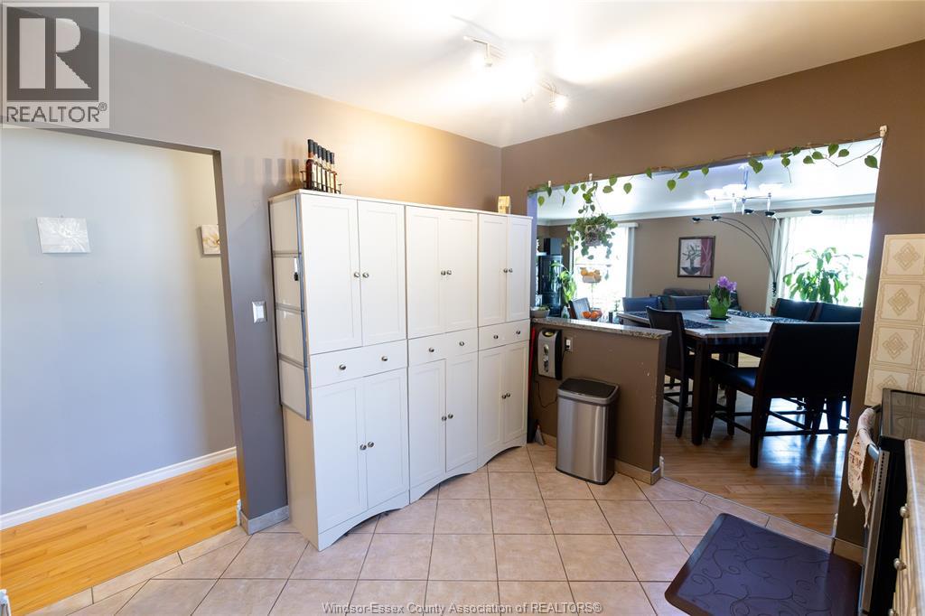 3036 Forest Glade Drive, Windsor, Ontario  N8R 1L5 - Photo 8 - 25008877