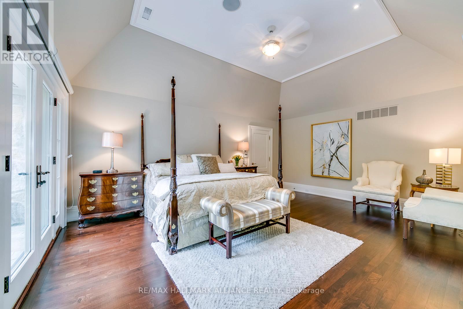138 Dianne Avenue, Oakville, Ontario  L6J 4G9 - Photo 25 - W12465919