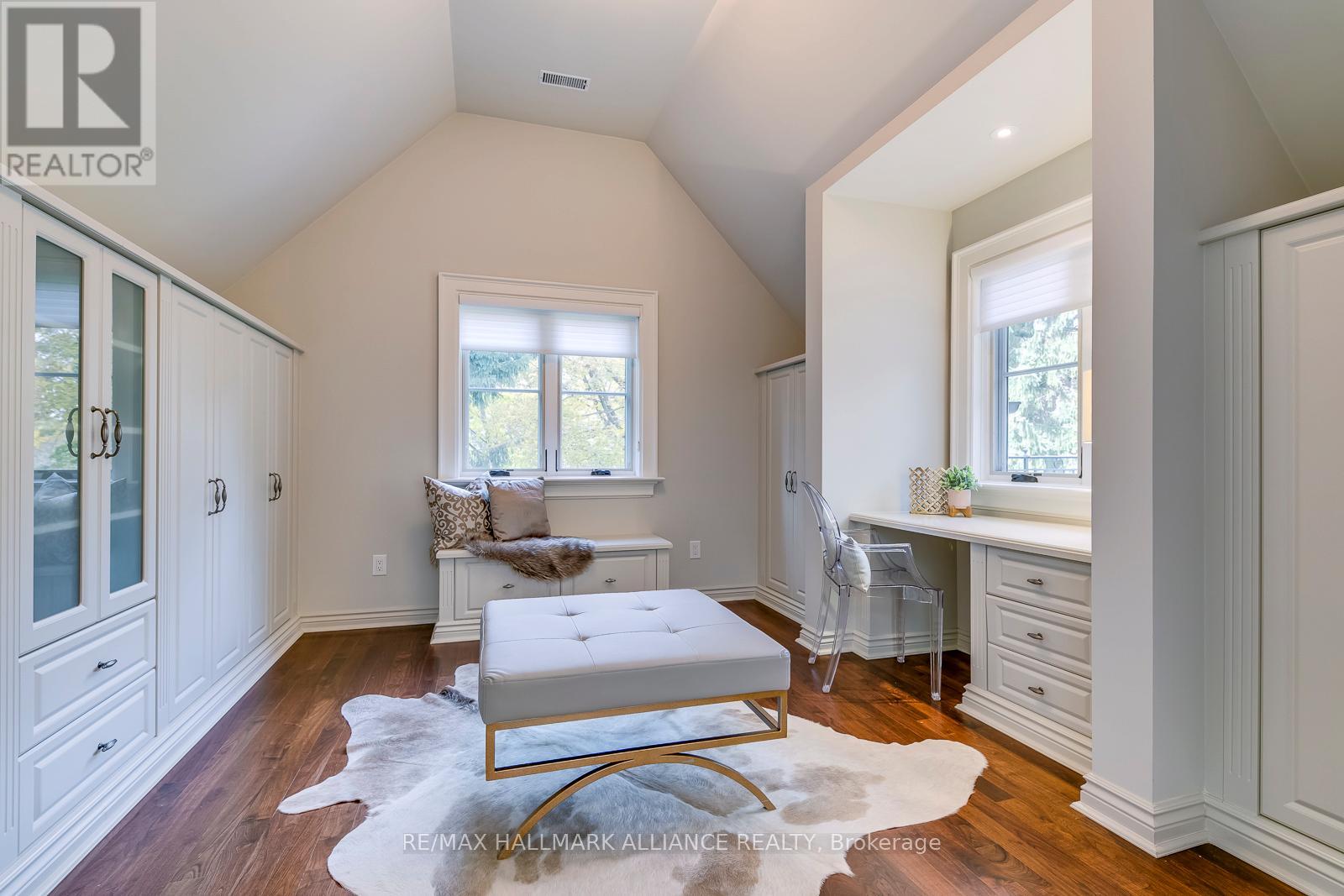 138 Dianne Avenue, Oakville, Ontario  L6J 4G9 - Photo 29 - W12465919
