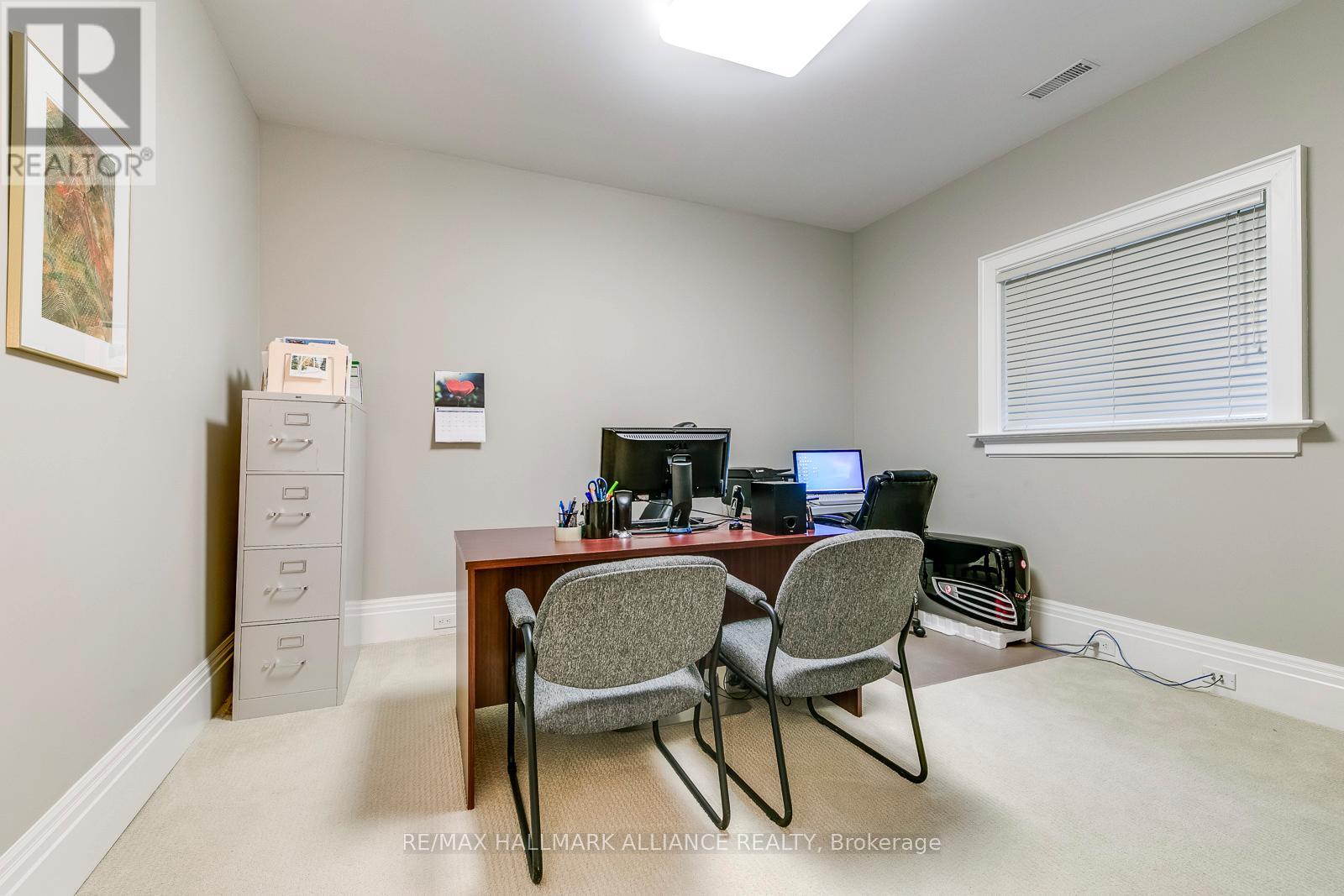 138 Dianne Avenue, Oakville, Ontario  L6J 4G9 - Photo 45 - W12465919