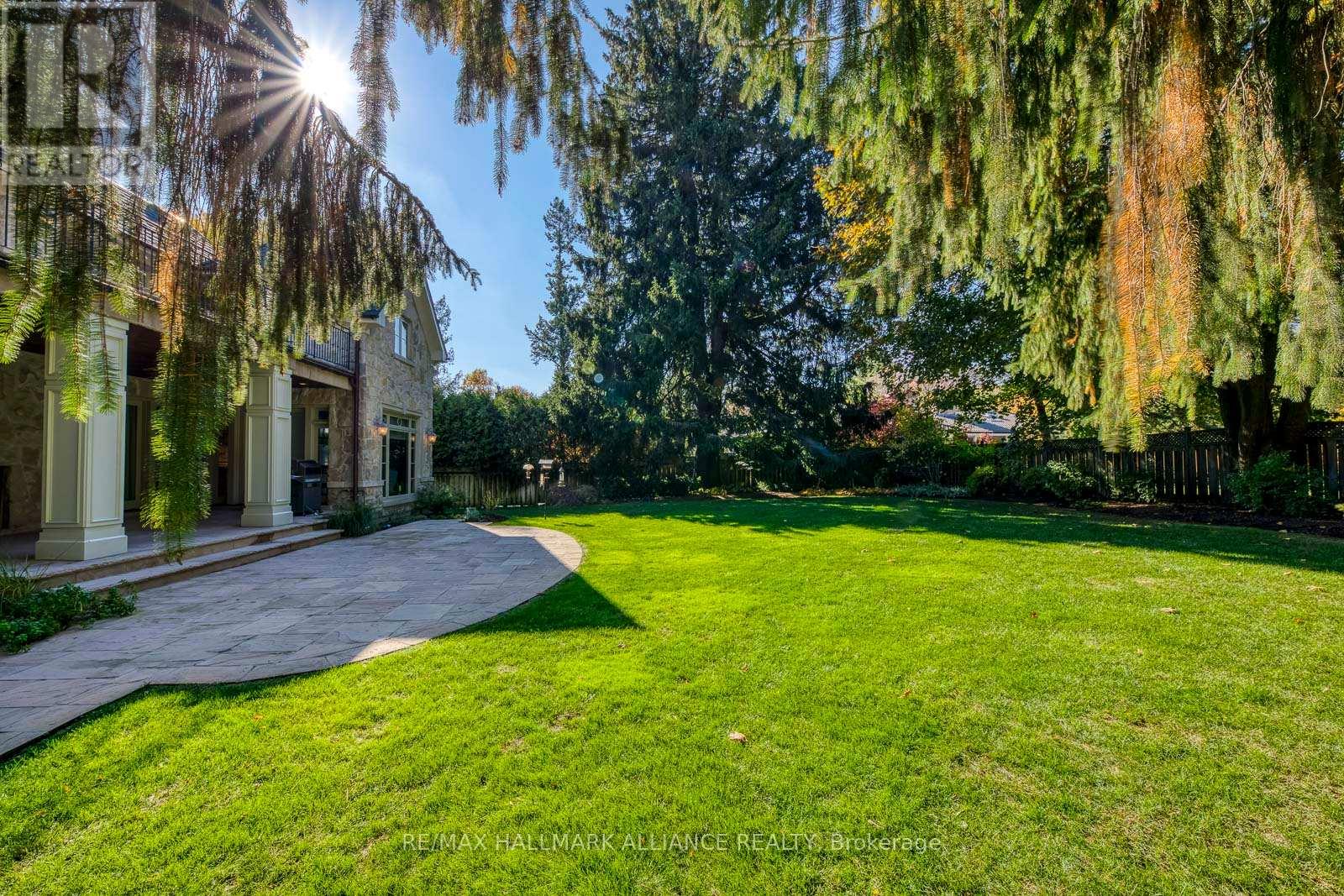 138 Dianne Avenue, Oakville, Ontario  L6J 4G9 - Photo 49 - W12465919