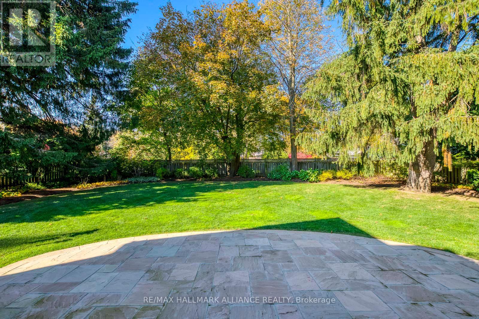 138 Dianne Avenue, Oakville, Ontario  L6J 4G9 - Photo 46 - W12465919
