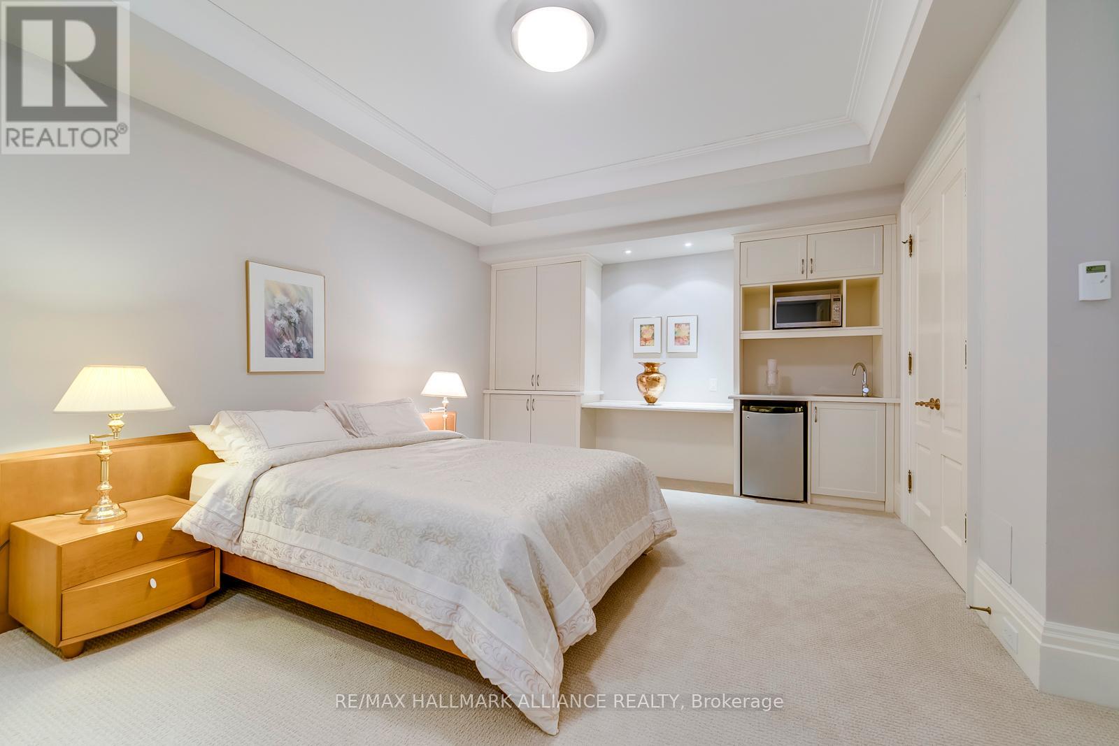 138 Dianne Avenue, Oakville, Ontario  L6J 4G9 - Photo 43 - W12465919