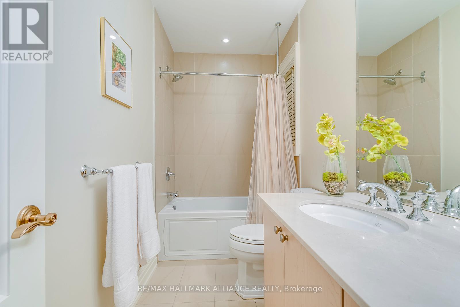 138 Dianne Avenue, Oakville, Ontario  L6J 4G9 - Photo 44 - W12465919