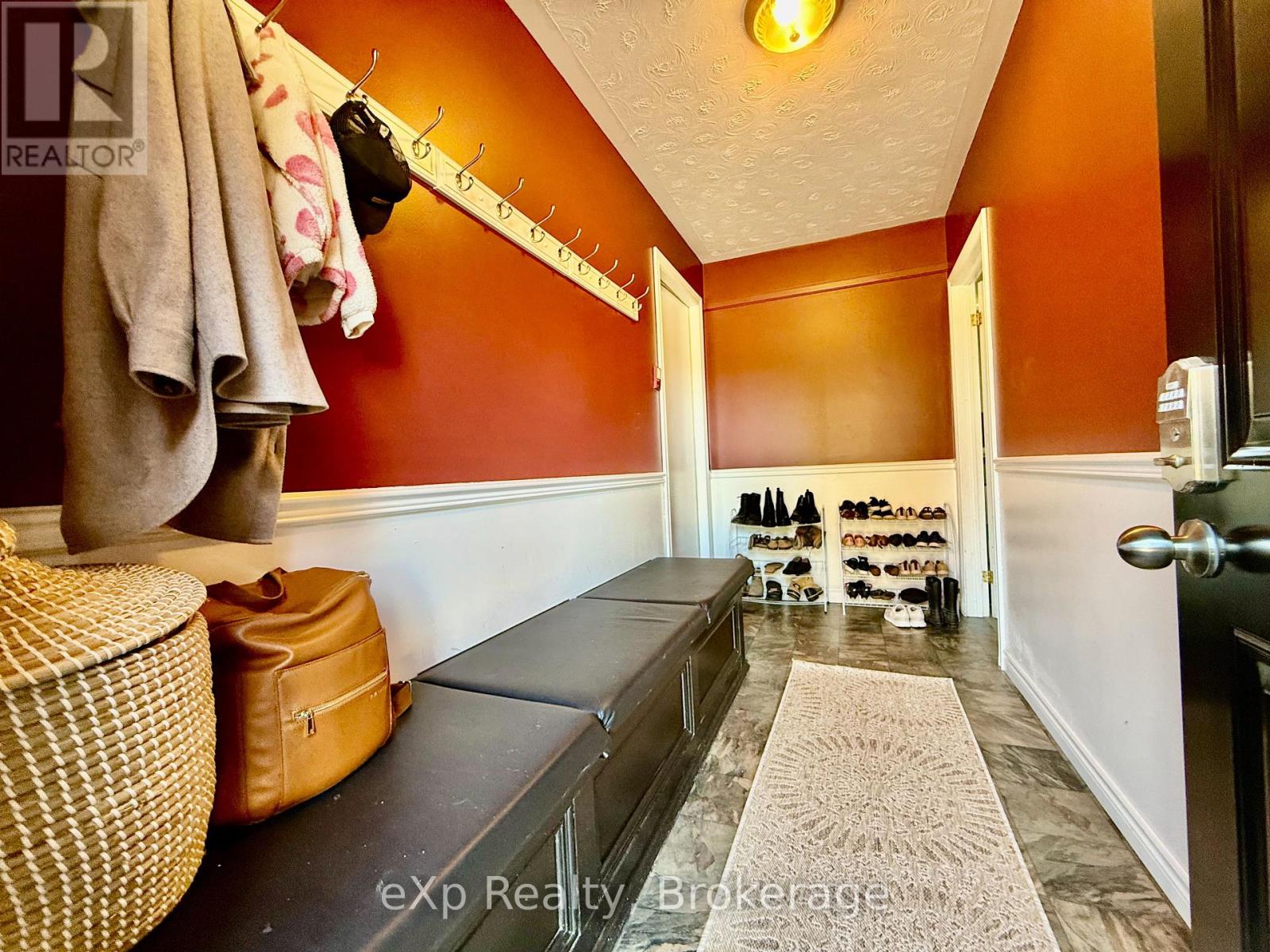217 Thomas Street, Brockton, Ontario  N0G 2V0 - Photo 23 - X12464727