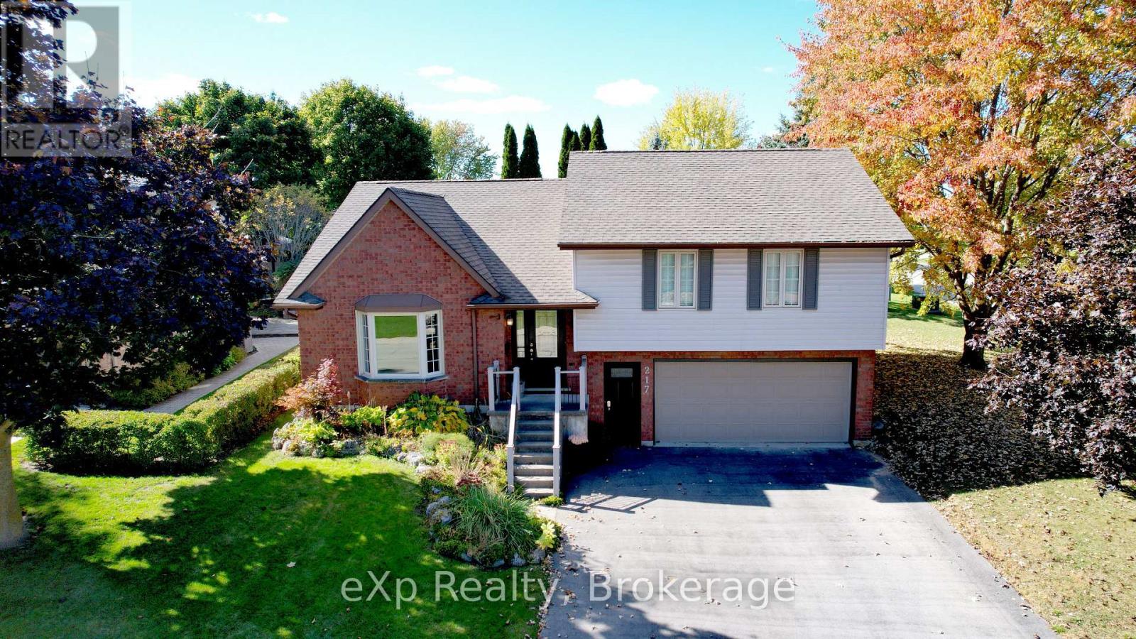 217 Thomas Street, Brockton, Ontario  N0G 2V0 - Photo 1 - X12464727