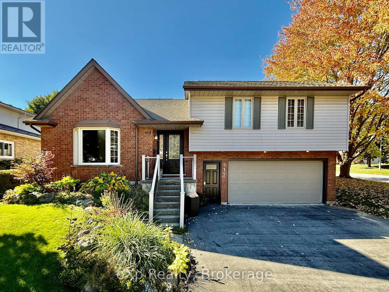 217 Thomas Street, Brockton, Ontario  N0G 2V0 - Photo 2 - X12464727