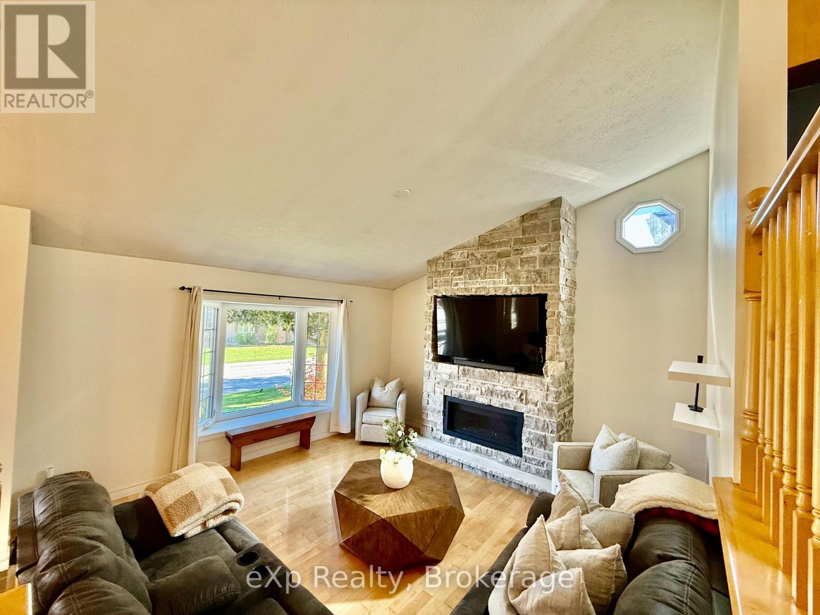 217 Thomas Street, Brockton, Ontario  N0G 2V0 - Photo 18 - X12464727