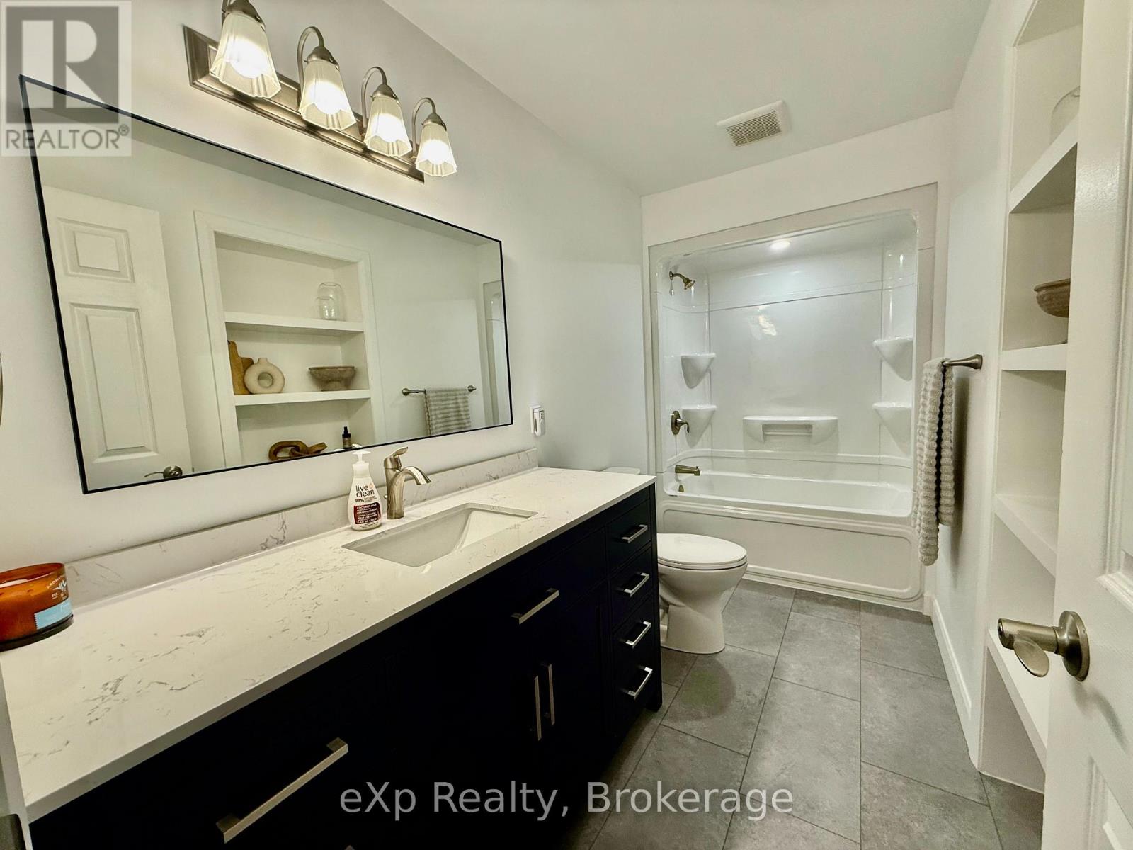 217 Thomas Street, Brockton, Ontario  N0G 2V0 - Photo 11 - X12464727