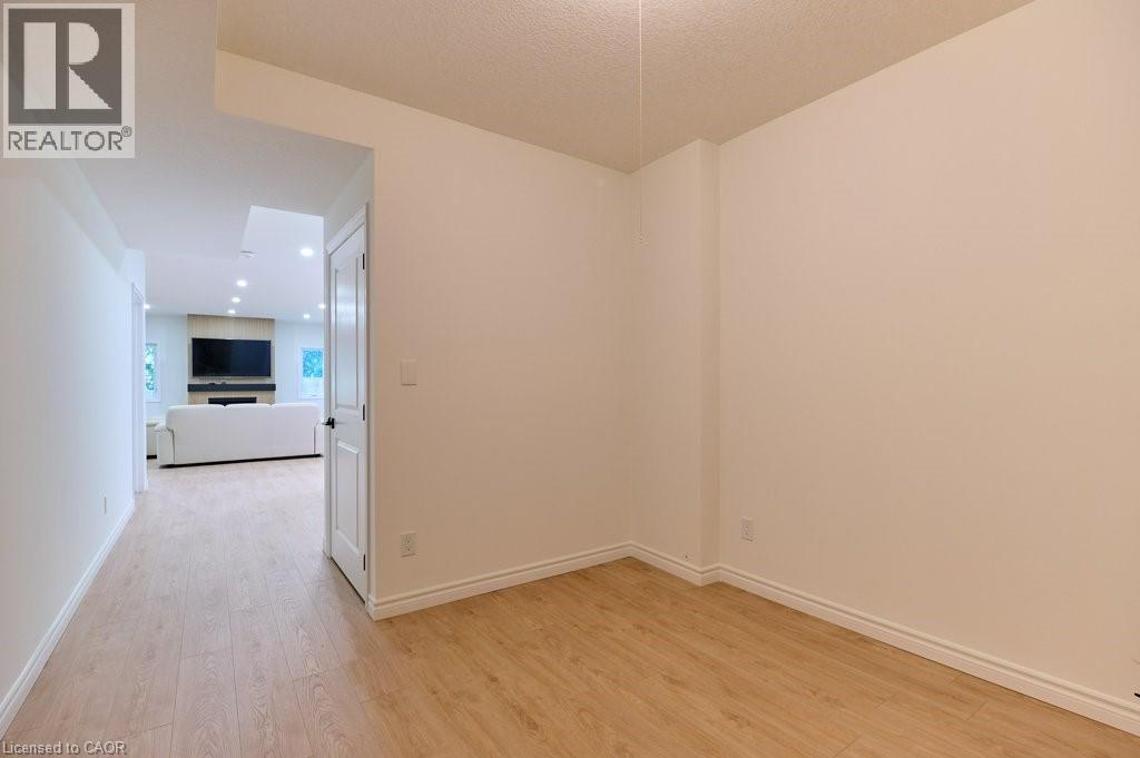 244 Otterbein Road, Kitchener, Ontario  N2B 0A7 - Photo 30 - 40779801