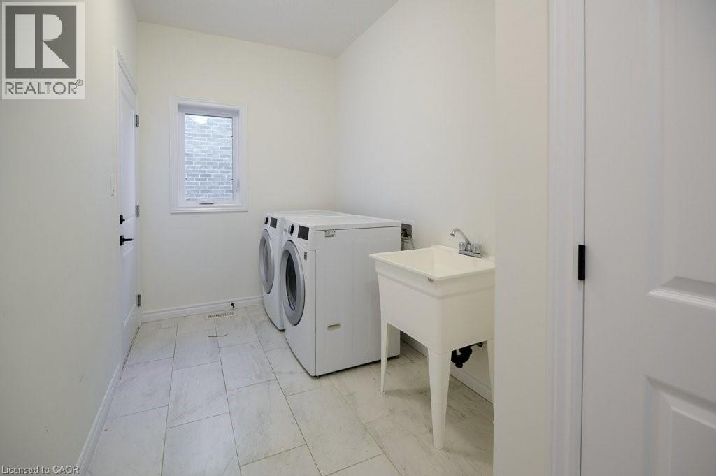 244 Otterbein Road, Kitchener, Ontario  N2B 0A7 - Photo 6 - 40779801