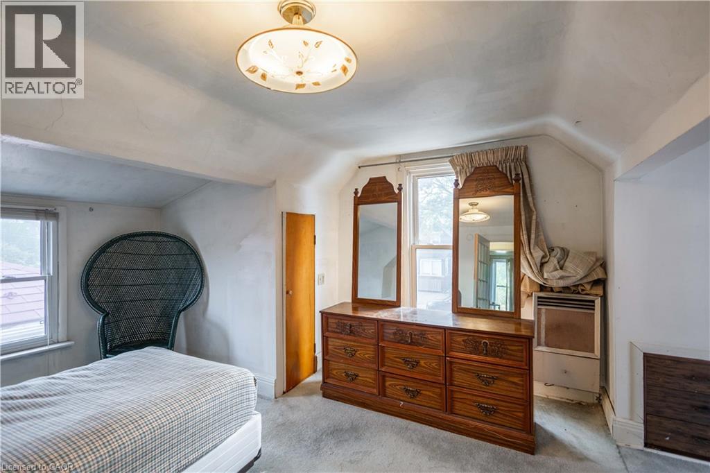 24 East 24th Street, Hamilton, Ontario  L8V 2X7 - Photo 6 - 40779430