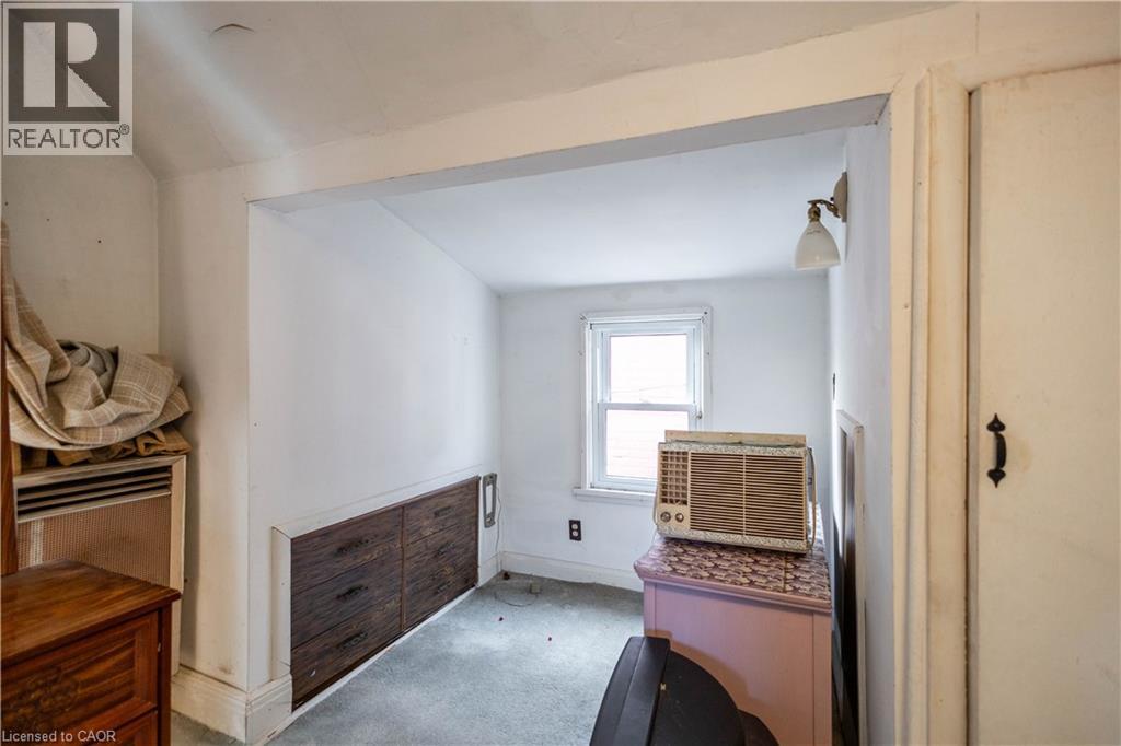 24 East 24th Street, Hamilton, Ontario  L8V 2X7 - Photo 8 - 40779430