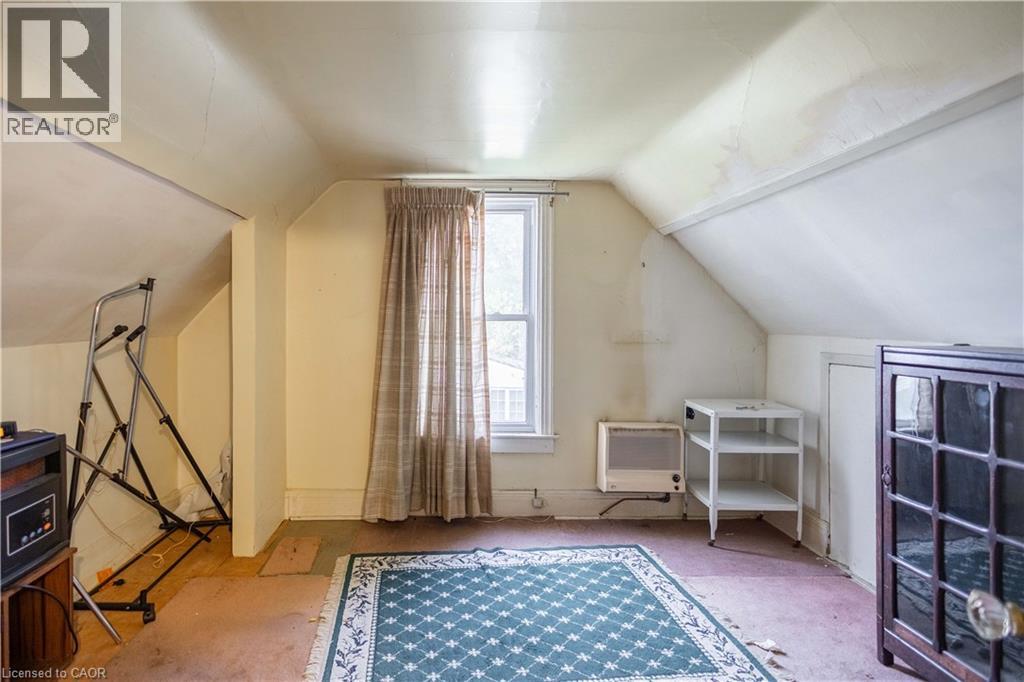 24 East 24th Street, Hamilton, Ontario  L8V 2X7 - Photo 9 - 40779430