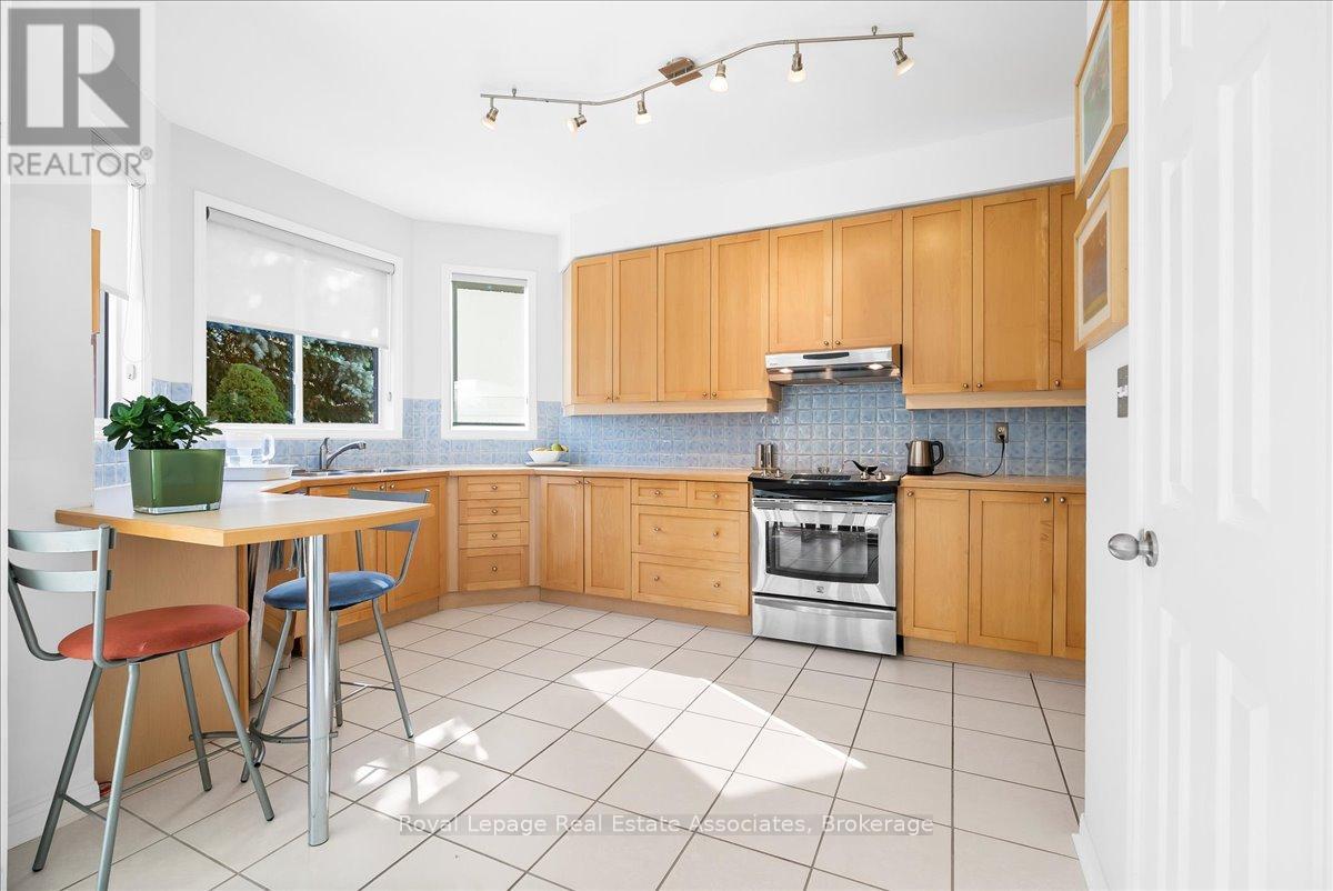1578 French Gardens, Milton, Ontario  L9T 5L5 - Photo 8 - W12467146