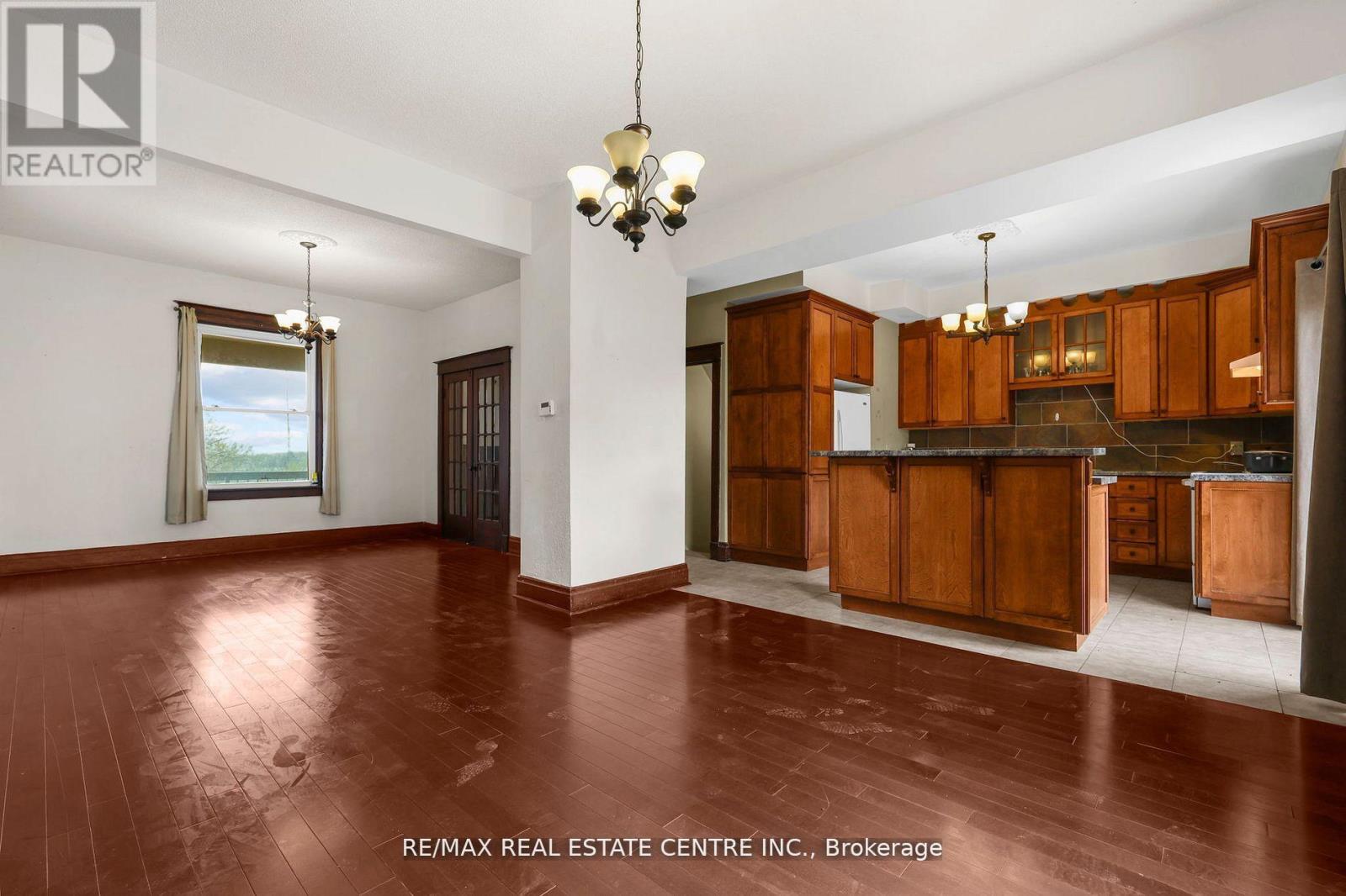 323 Queenston Road, Niagara-On-The-Lake, Ontario  L0S 1J0 - Photo 12 - X12467151