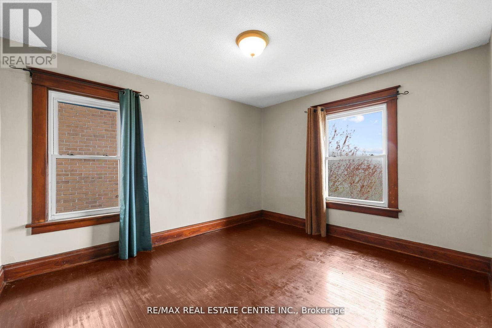 323 Queenston Road, Niagara-On-The-Lake, Ontario  L0S 1J0 - Photo 20 - X12467151