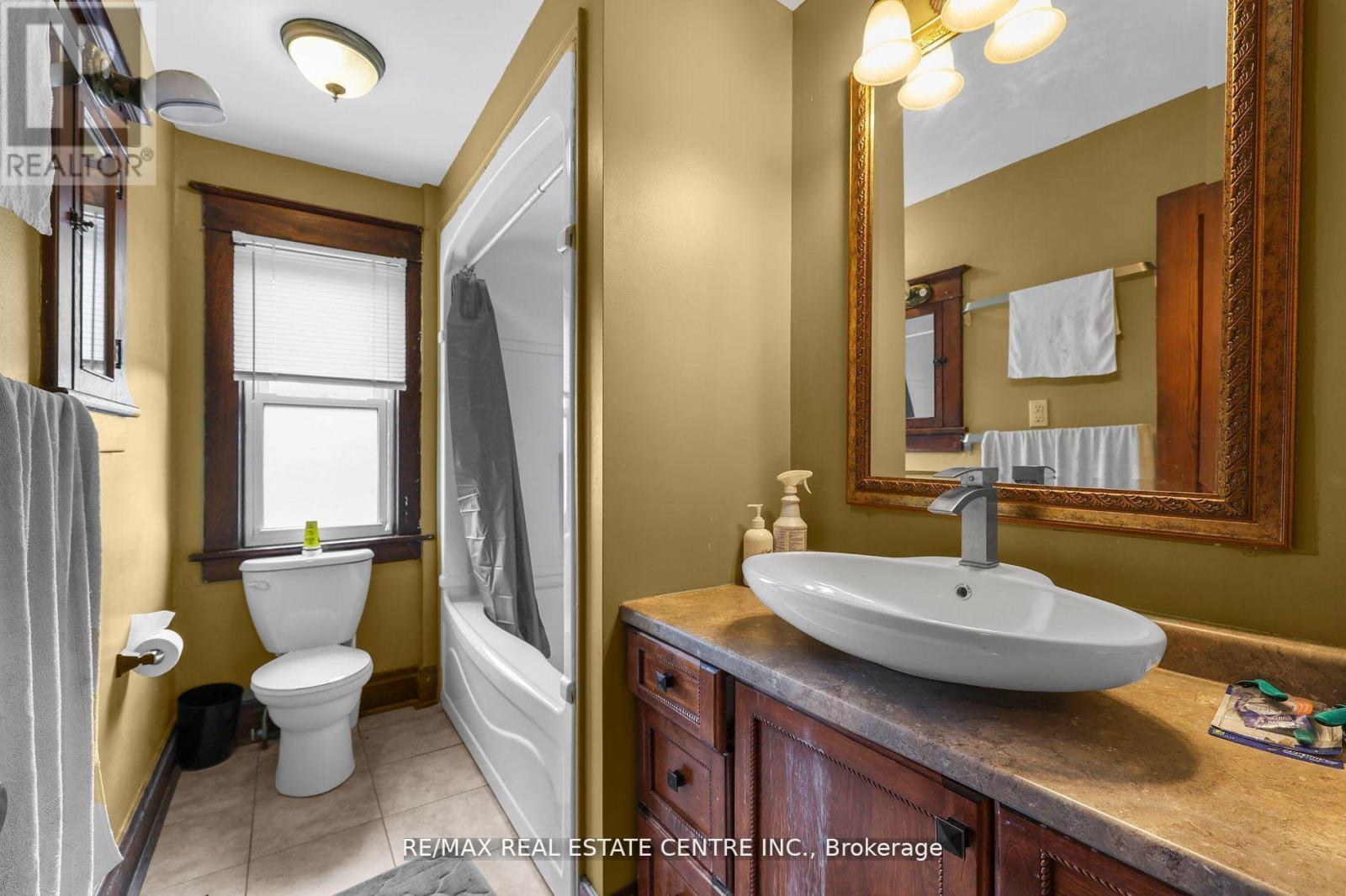 323 Queenston Road, Niagara-On-The-Lake, Ontario  L0S 1J0 - Photo 28 - X12467151