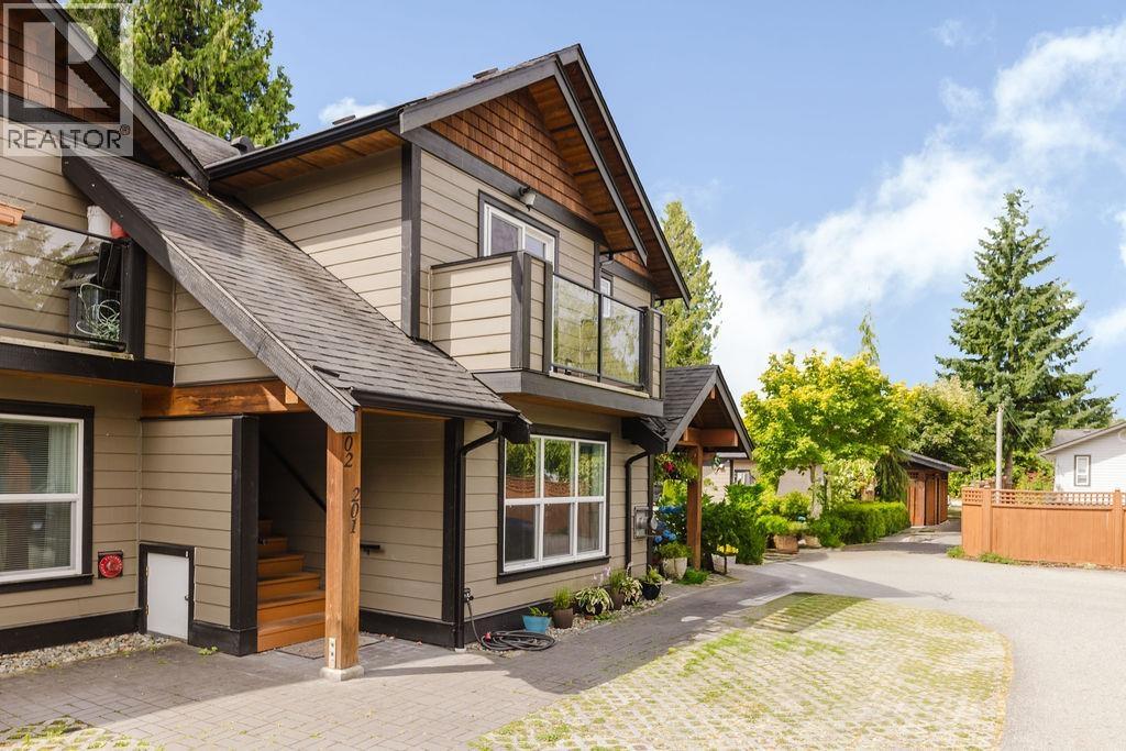 201 518 Shaw Road, Gibsons, British Columbia  V0N 1V8 - Photo 2 - R3059396