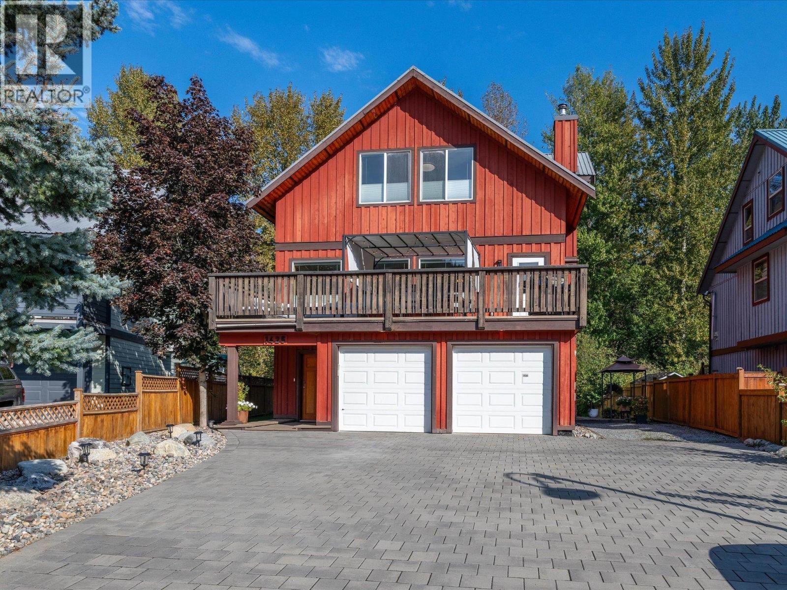 1425 Willow Drive, Pemberton, British Columbia  V0N 2L0 - Photo 1 - R3059416