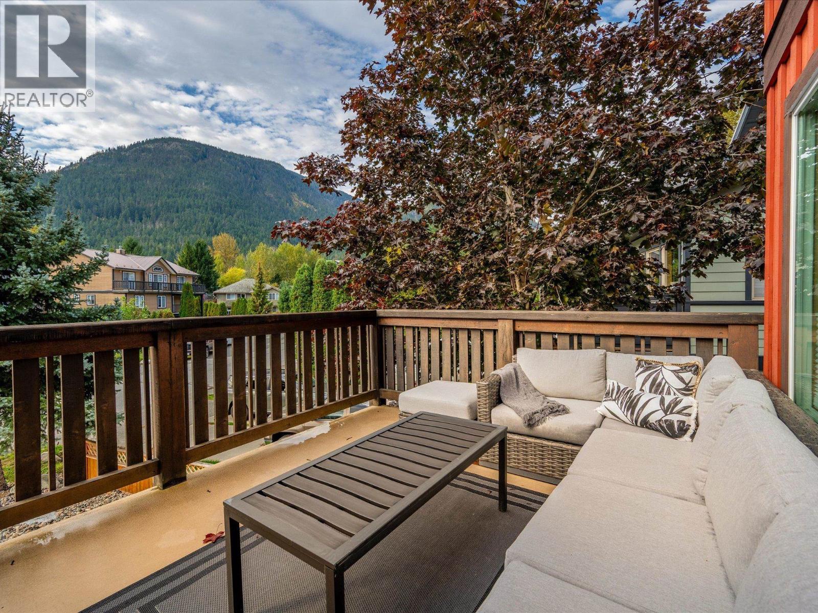 1425 Willow Drive, Pemberton, British Columbia  V0N 2L0 - Photo 11 - R3059416