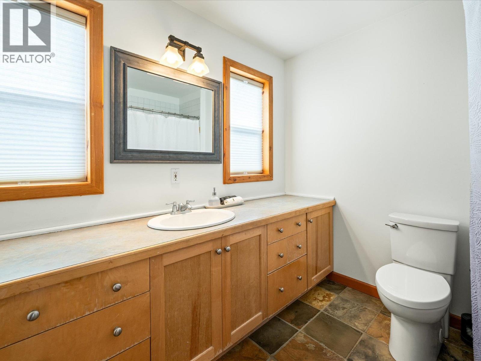 1425 Willow Drive, Pemberton, British Columbia  V0N 2L0 - Photo 15 - R3059416