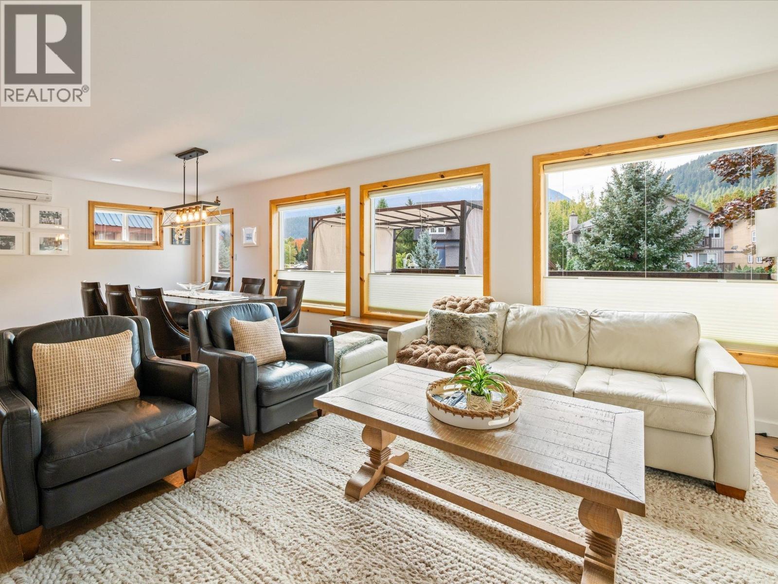 1425 Willow Drive, Pemberton, British Columbia  V0N 2L0 - Photo 2 - R3059416