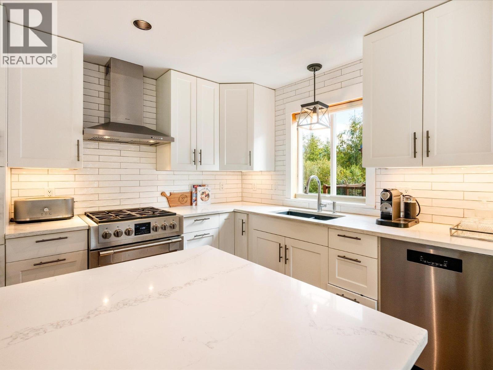 1425 Willow Drive, Pemberton, British Columbia  V0N 2L0 - Photo 6 - R3059416