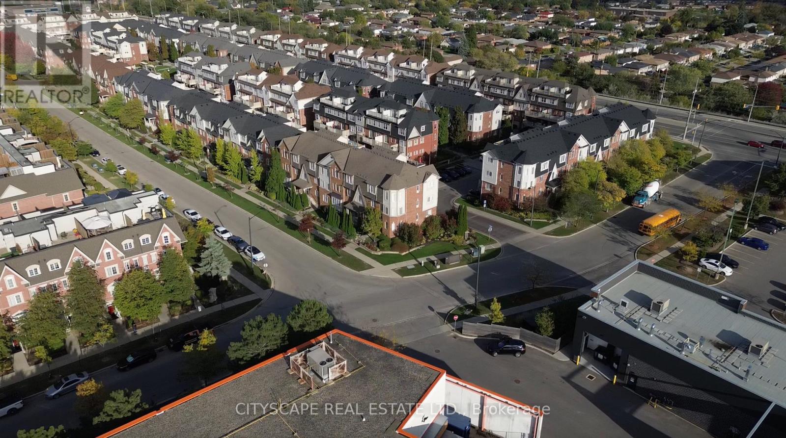 2 - 754 Neighbourhood Circle, Mississauga, Ontario  L5B 0B7 - Photo 21 - W12463458