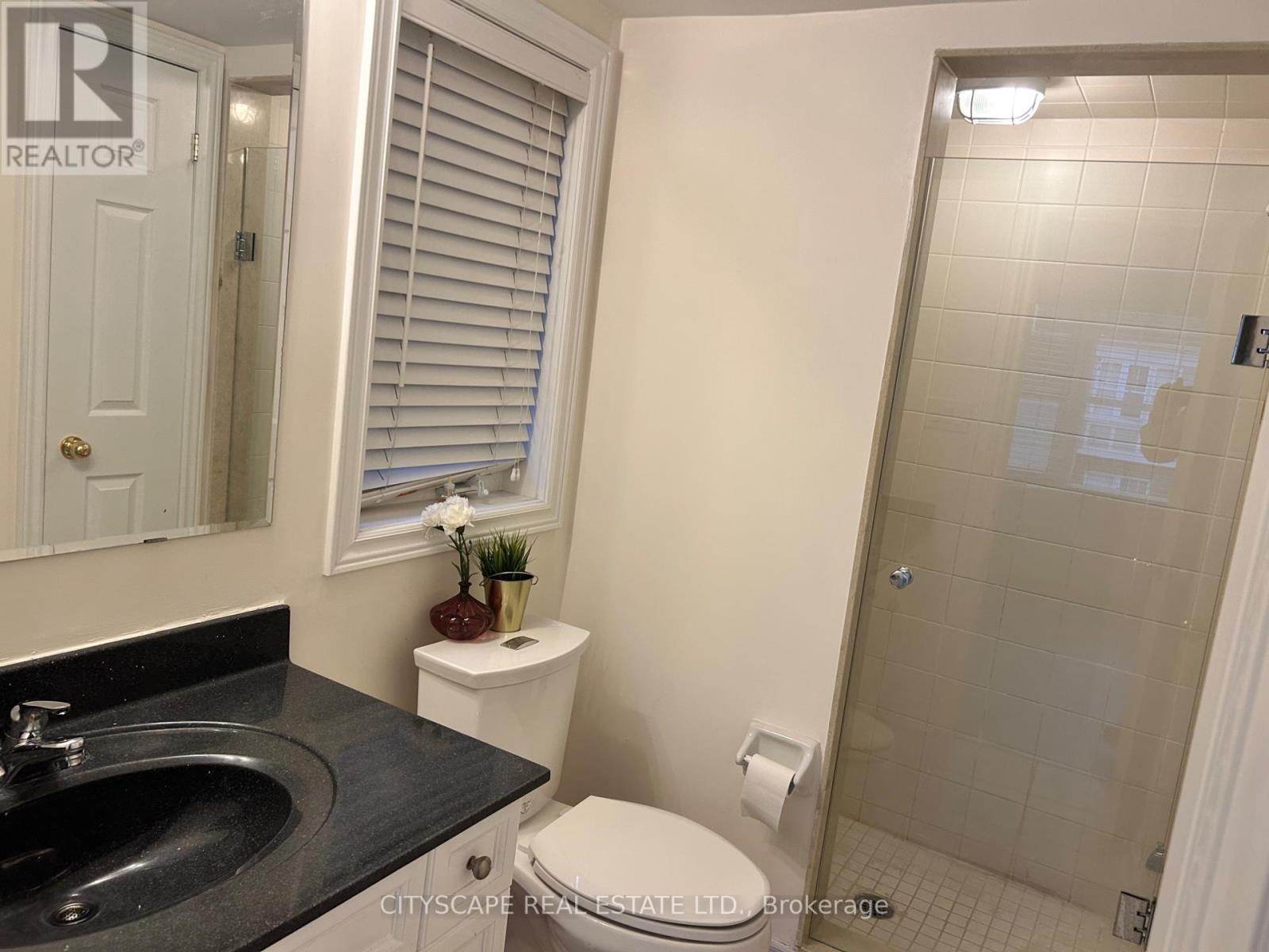 2 - 600 Shoreline Drive, Mississauga, Ontario  L5B 0A8 - Photo 10 - W12442439