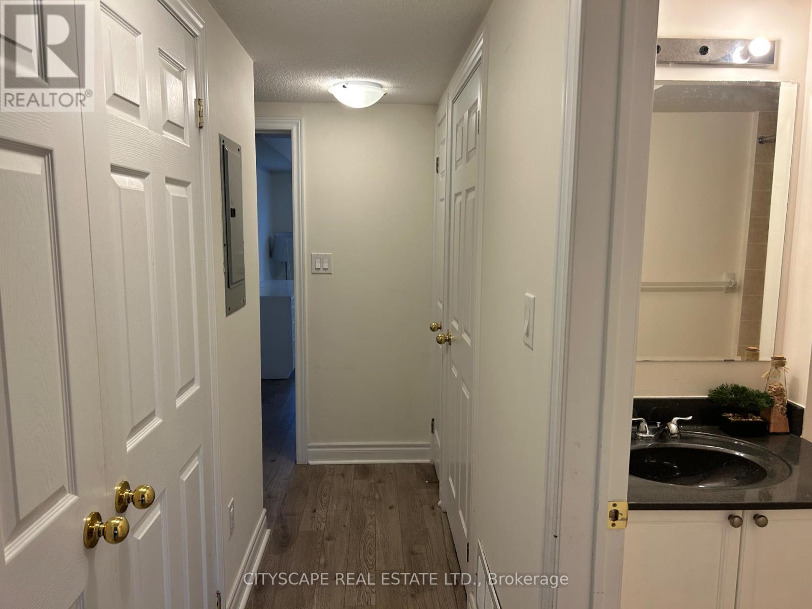 2 - 600 Shoreline Drive, Mississauga, Ontario  L5B 0A8 - Photo 14 - W12442439
