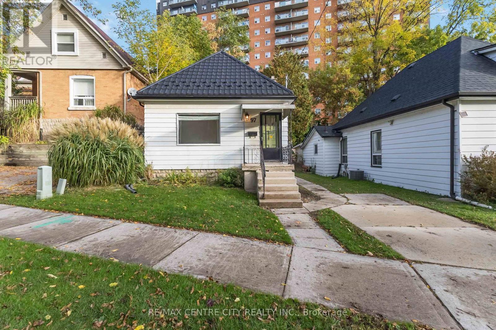 97 Walnut Street, London North, Ontario  N6H 1C3 - Photo 7 - X12465371
