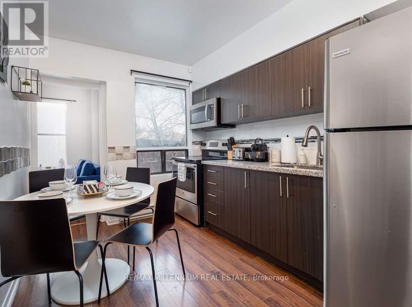 206 - 164 GRANGE AVENUE, Toronto, Ontario