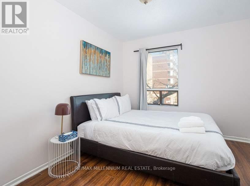 206 - 164 Grange Avenue, Toronto, Ontario  M5T 1E3 - Photo 5 - C12467194