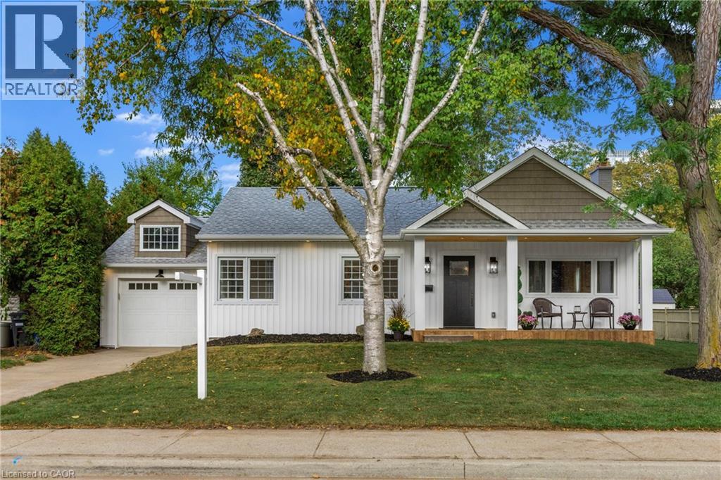 2073 MAPLEWOOD Drive, Burlington, Ontario