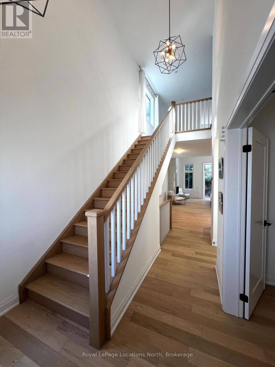 116 Schooners Lane, Blue Mountains, Ontario  N0H 2P0 - Photo 3 - X12467210