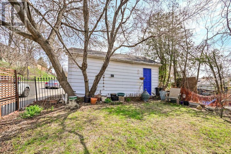 181 Kane Avenue, Toronto, Ontario  M6M 3N4 - Photo 7 - W12467190