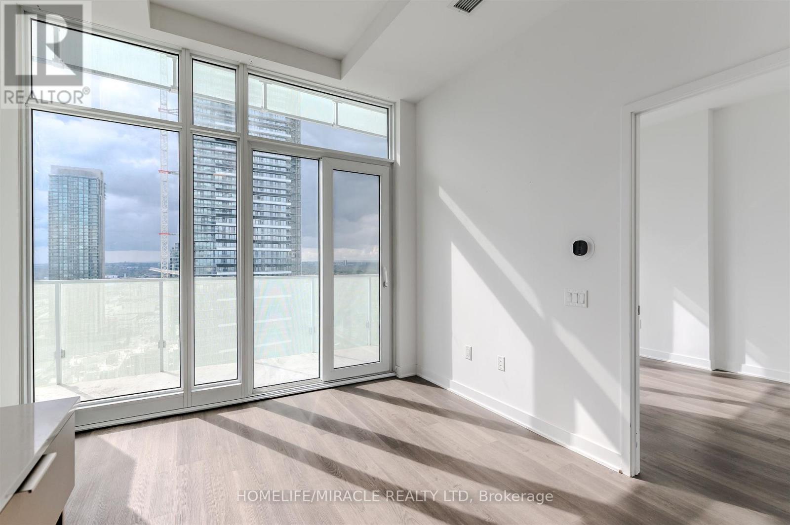 2404 - 3900 Confederation Parkway, Mississauga, Ontario  L5B 0M3 - Photo 15 - W12467198