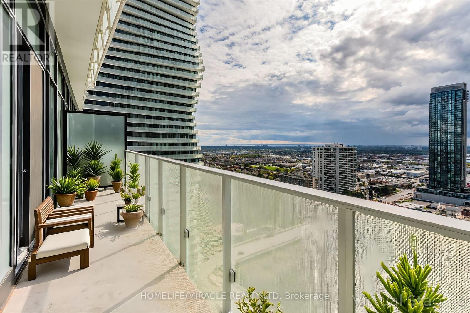 2404 - 3900 Confederation Parkway, Mississauga, Ontario  L5B 0M3 - Photo 22 - W12467198