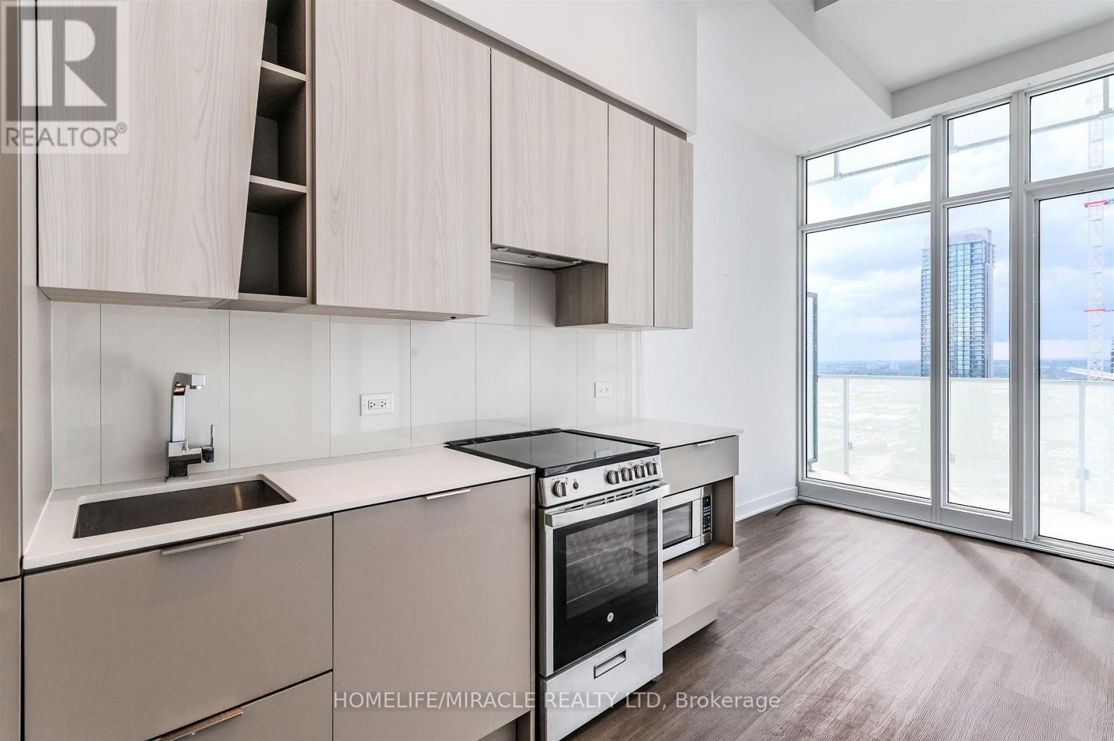 2404 - 3900 Confederation Parkway, Mississauga, Ontario  L5B 0M3 - Photo 9 - W12467198