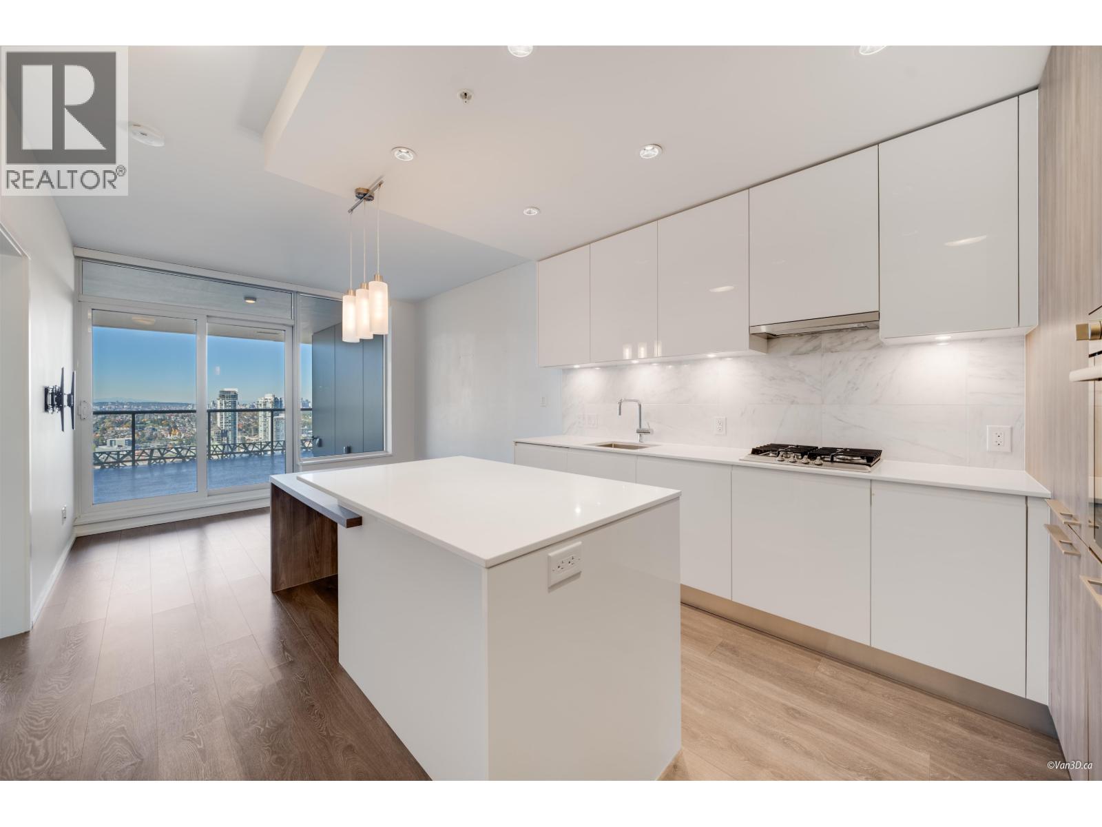 3907 1955 ALPHA WAY, Burnaby, British Columbia