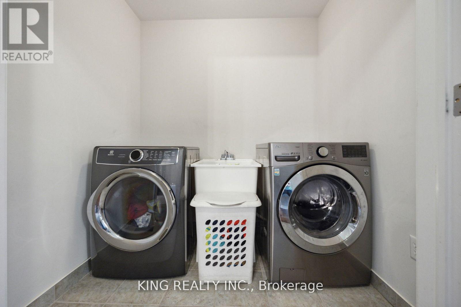 111 Donald Bell Drive, Hamilton, Ontario  L0R 1C0 - Photo 28 - X12467183