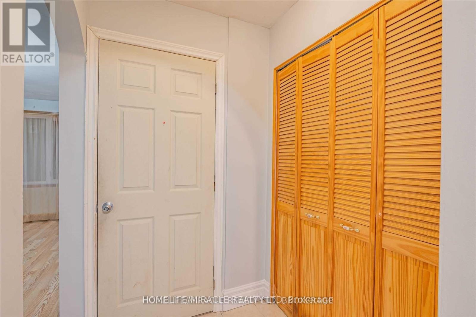 641a Silverbirch Road, Waterloo, Ontario  N2L 4R4 - Photo 5 - X12467202