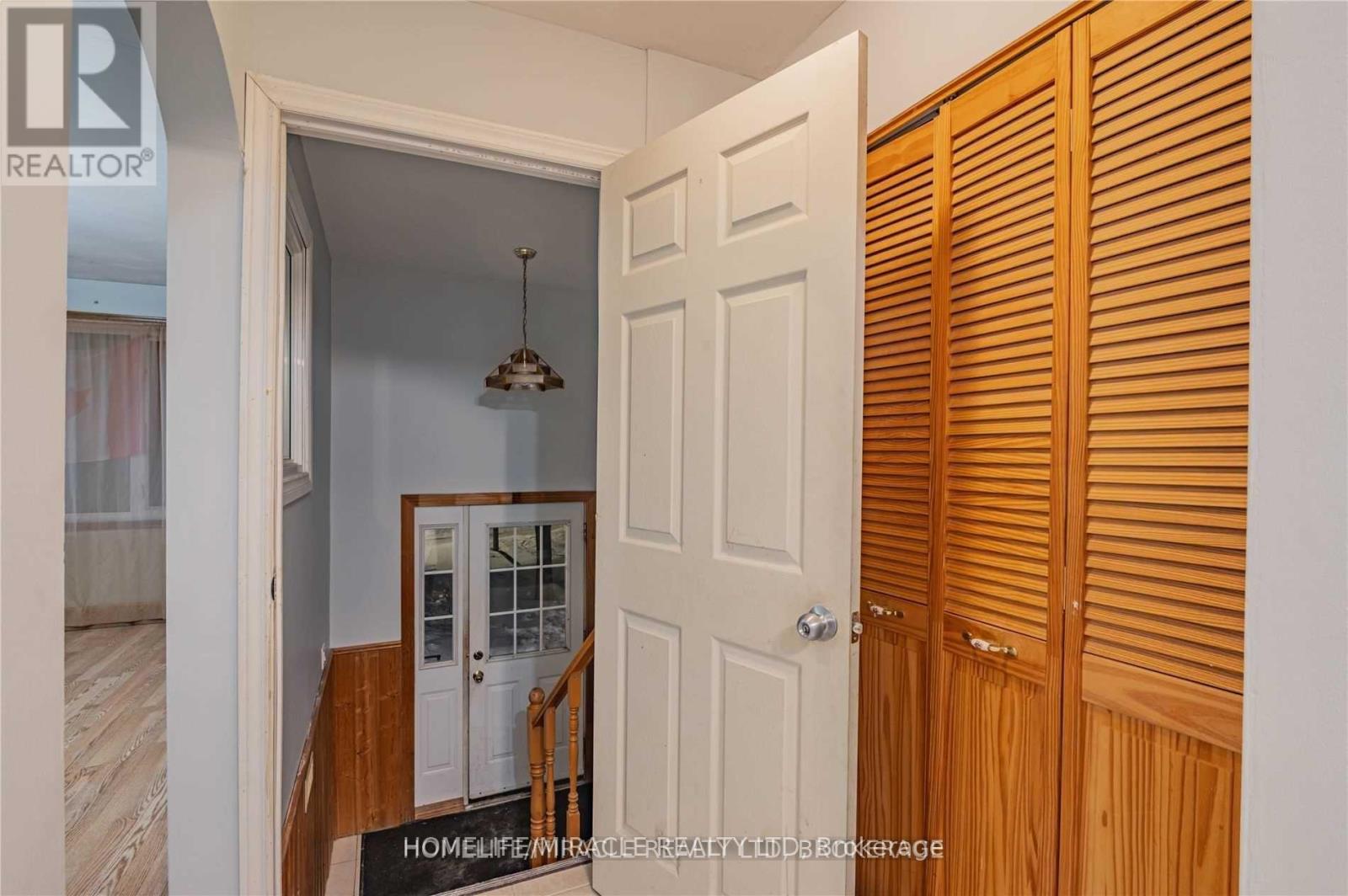 641a Silverbirch Road, Waterloo, Ontario  N2L 4R4 - Photo 6 - X12467202